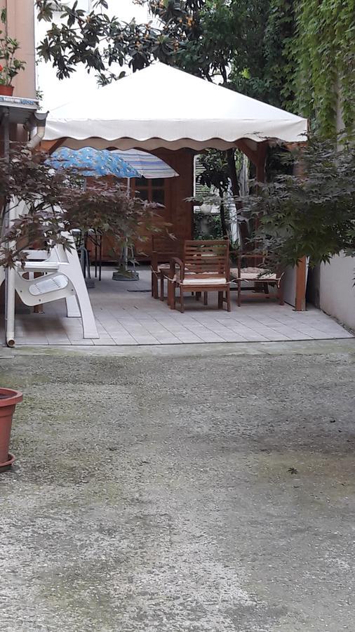 Albergo Larenzia Cattolica Buitenkant foto